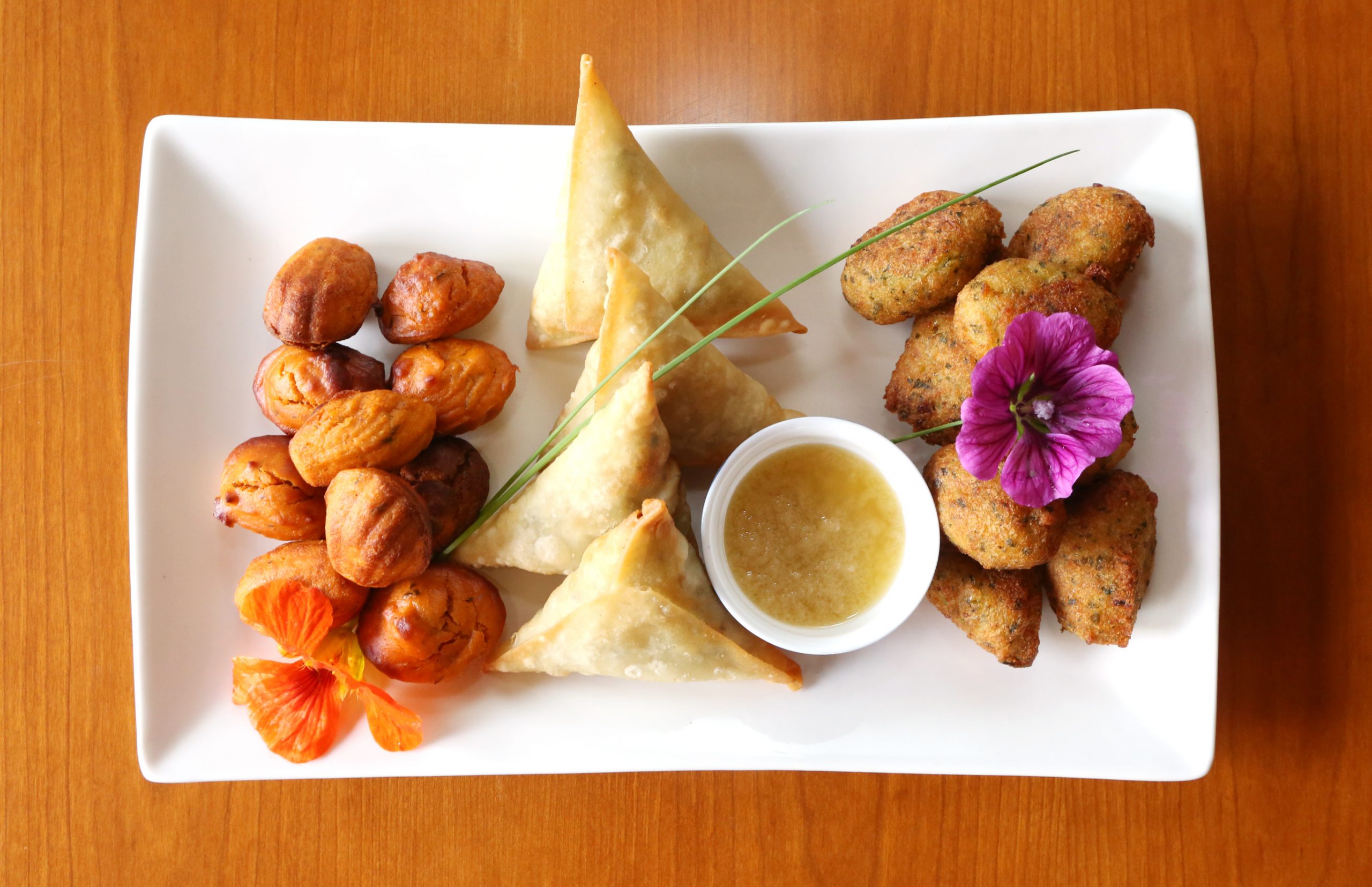 Mamini et accras de manioc